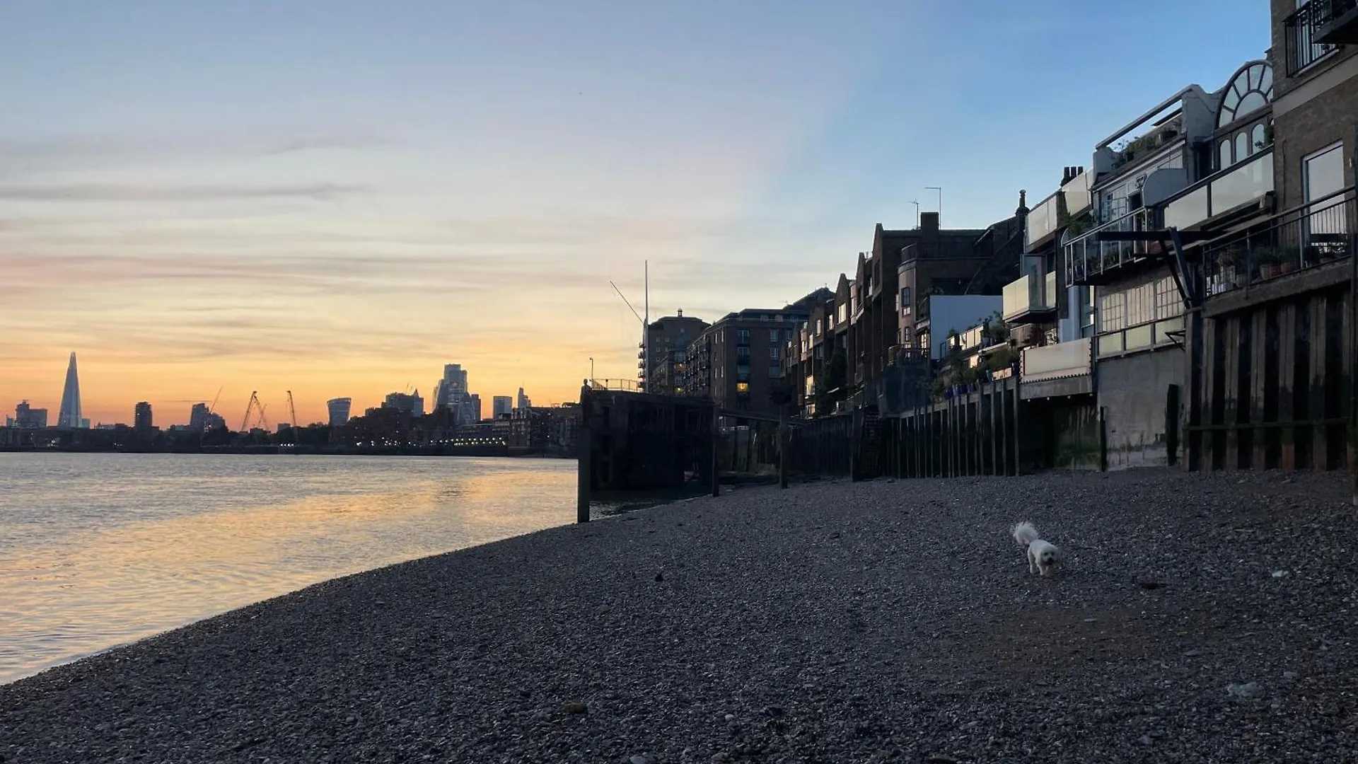 منزل للإقامة Private Riverside Bedroom In Limehouse, Central لندن